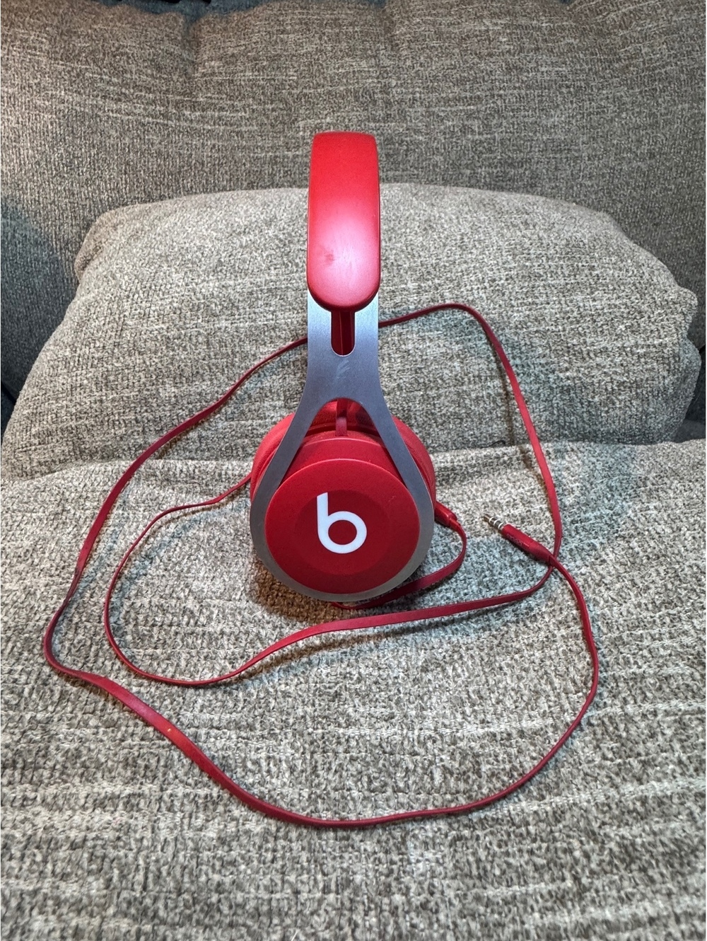 Beats EP On-Ear Wired Headphones - Red (Great Condition)